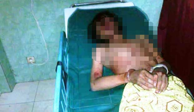 Kondisi Abdul Halim usai dihakimi massa. foto: catur 