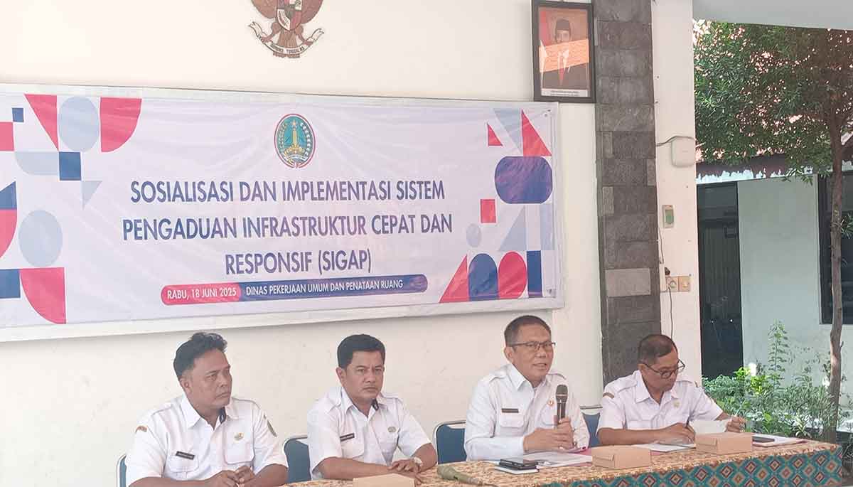 Kepala DPUPR Kota Pasuruan, Gustap Purwoko, saat pemaparan aplikasi SIGAP.