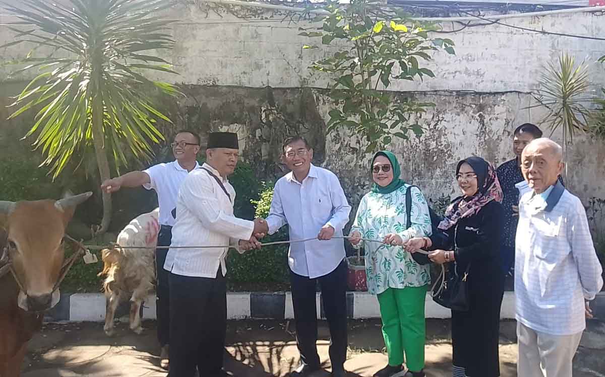 Unipra Surabaya Sembelih 2 Sapi dan Seekor Kambing pada Idul Adha 2024
