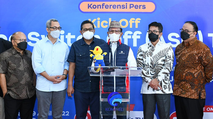 Menkominfo, Johnny G Plate, saat konferensi pers.
