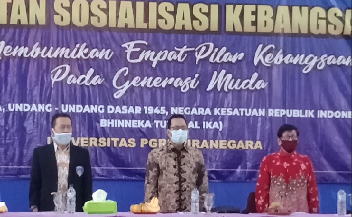 Aminurokhman saat persiapan pemaparan.