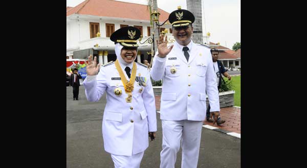 Wali Kota Risma dan Wawali Whisnu saat di Grahadi.
