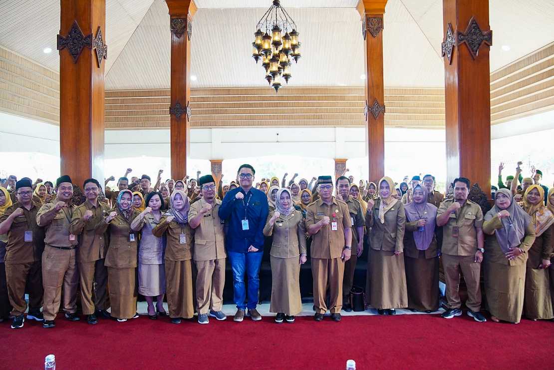 Foto bersama usai sosialisasi SPMB Kota Mojokerto