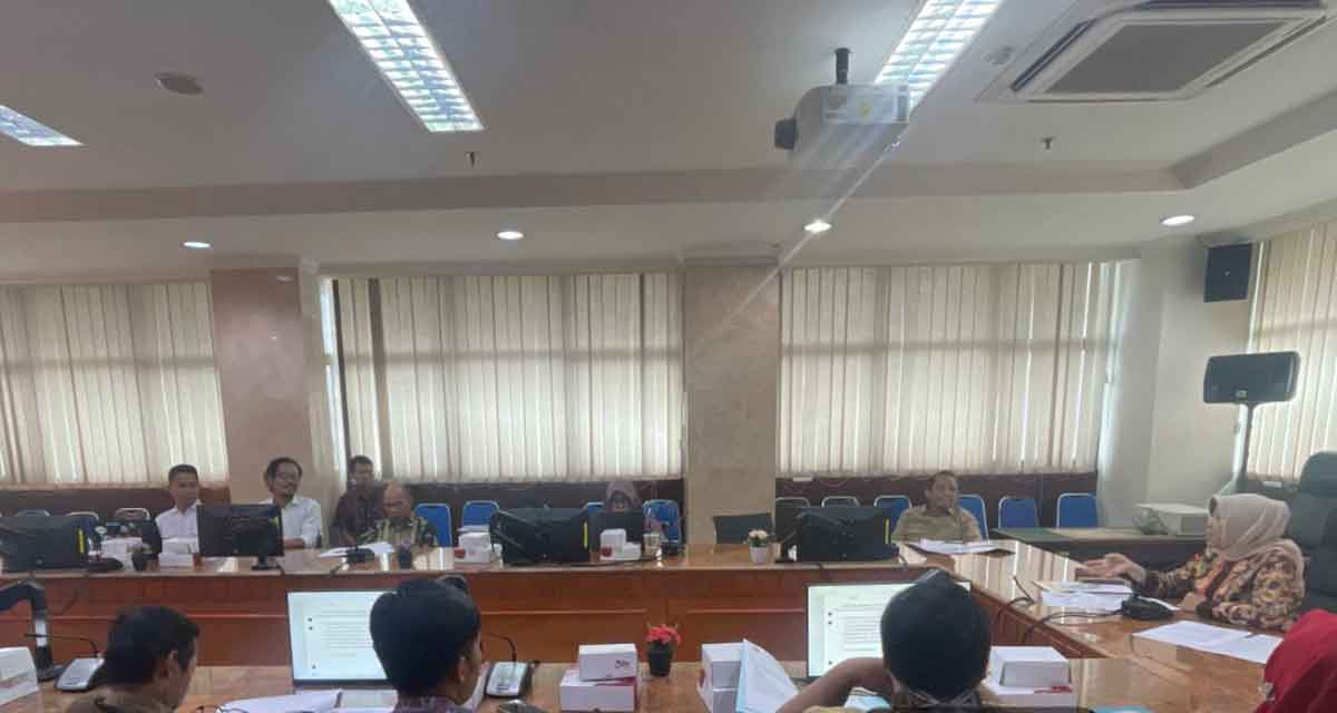 Rapat pembahasan perpanjangan jangka waktu penetapan lokasi untuk proyek pembangunan Tol Gempol-Pasuruan. 