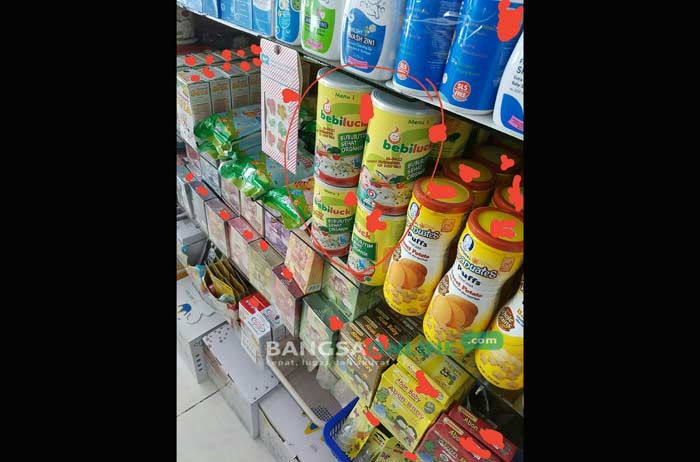 Produk bebiluck masih dijual bebas. Gambar diambil jumat (16/9) pukul 11.13 WIB di salah satu toko perlengkapan bayi di Jombang. foto: dio/ bangsaonline