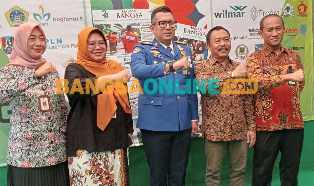 Tamu Pertama Hut Harian Bangsa Pj Wali Kota Mojokerto Kadis Kominfo Jatim Kiai Pelanggan Pertama