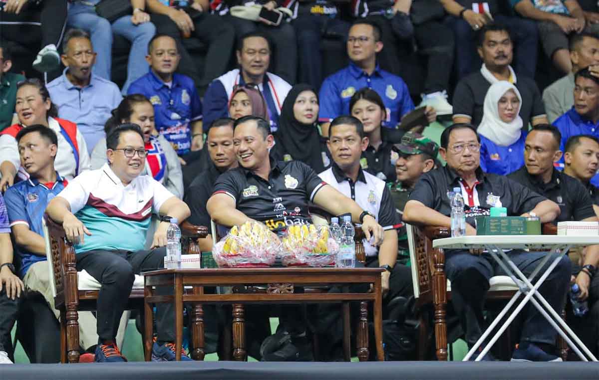 Pj Gubernur Jatim Nobar Final Four Proliga 2024 Bareng SBY dan AHY di GBT