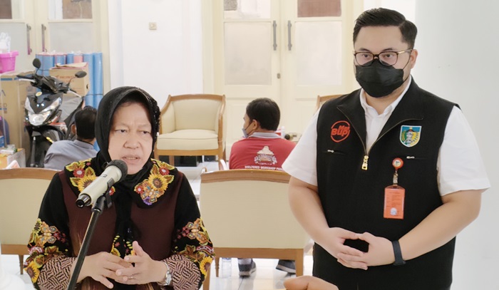 Mensos Tri Rismaharini dan Bupati Kediri Hanindhito Himawan Pramana saat di Pringgitan, Pendopo Panjalu Jayati. foto: MUJI HARJITA/ BANGSAONLINE