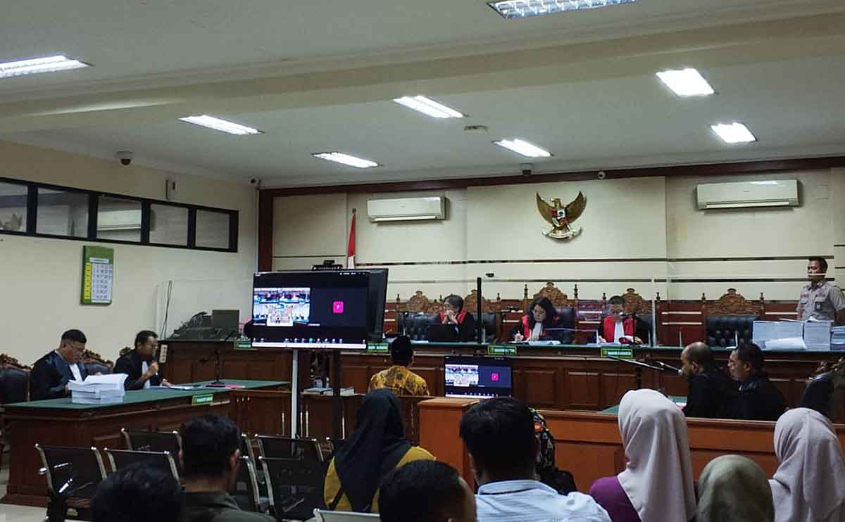 Sidang kasus pemotongan insentif ASN di BPPD Sidoarjo.
