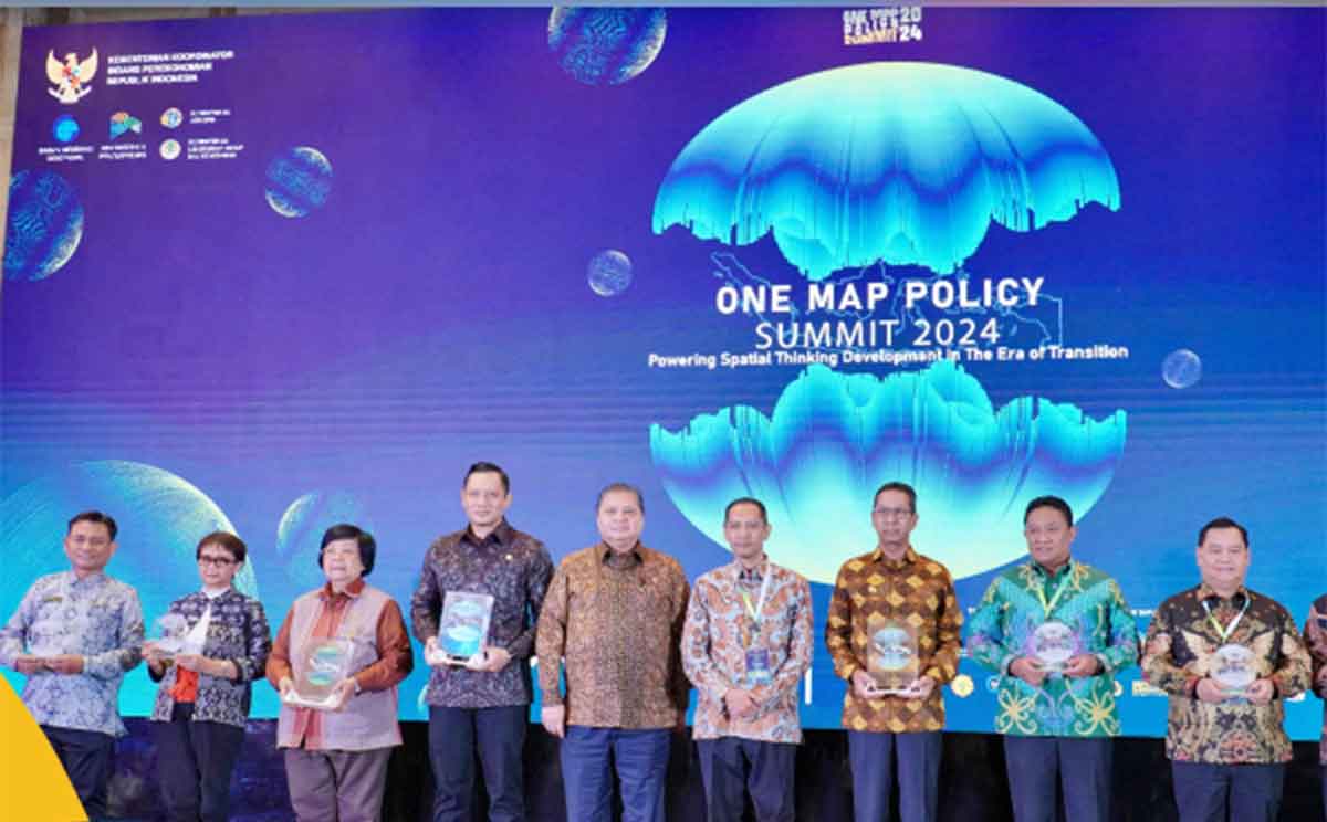 AHY Terima Penghargaan One Map Policy dari Kemenko Perekonomian