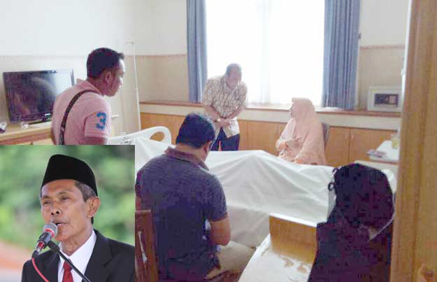 Jenazah KH Fannan Hasib saat masih di Rumah Sakit Dr. Soetomo Graha Amerta. inset: foto almarhum semasa hidup. foto: BAHRI/ BANGSAONLINE
