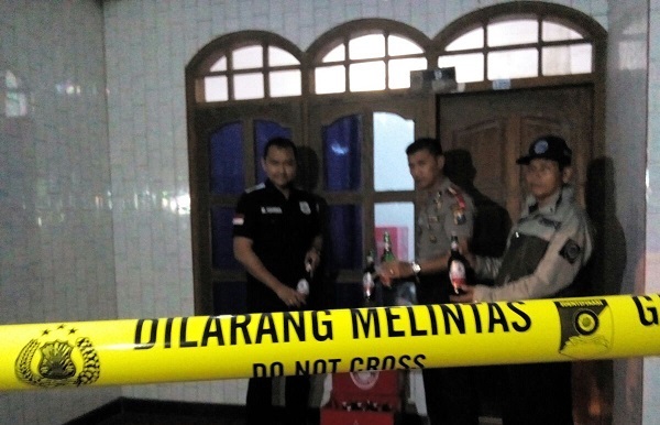 Rumah tempat produksi miras di SIdoarjo.