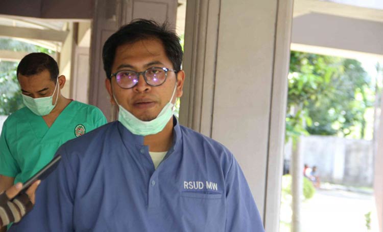 Wakil Direktur Bidang Pelayanan RSUD Mardi Waluyo Kota Blitar, Dokter Herya Putra. (foto: ist).