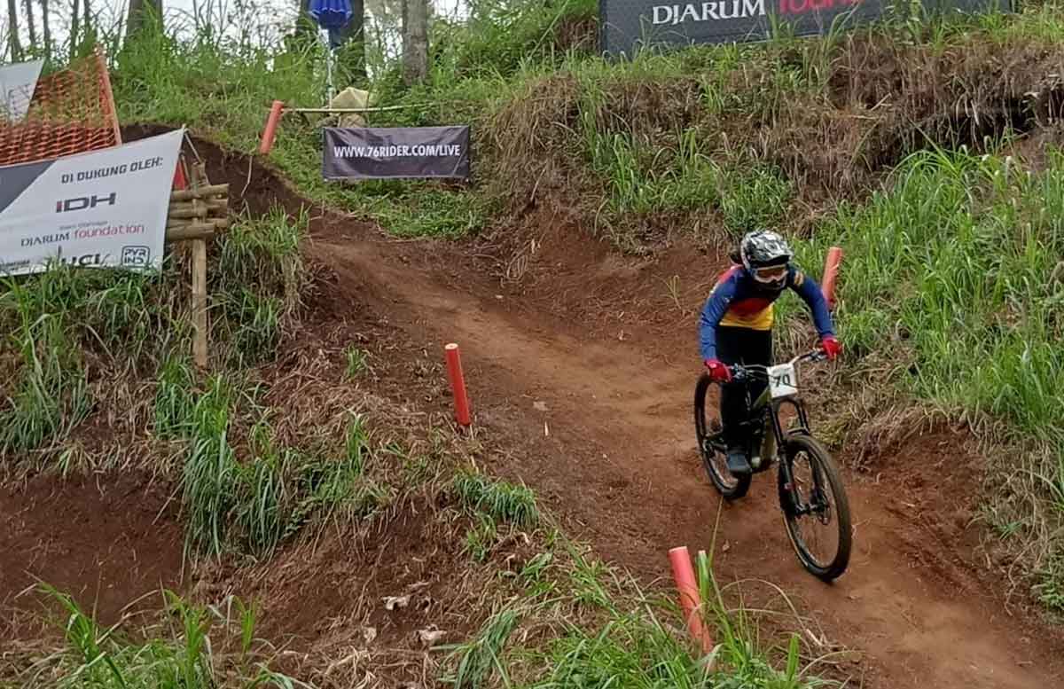 2 Rider ISSI Kota Batu Dominasi Kejuaraan Balap Sepeda Indonesia Downhill Seri 3 2024