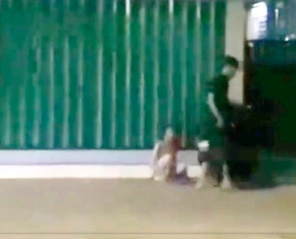 Tangkapan layar video viral penganiayaan yang diduga dilakukan Mahasiswa Universitas Trunoyo terhadap pacarnya