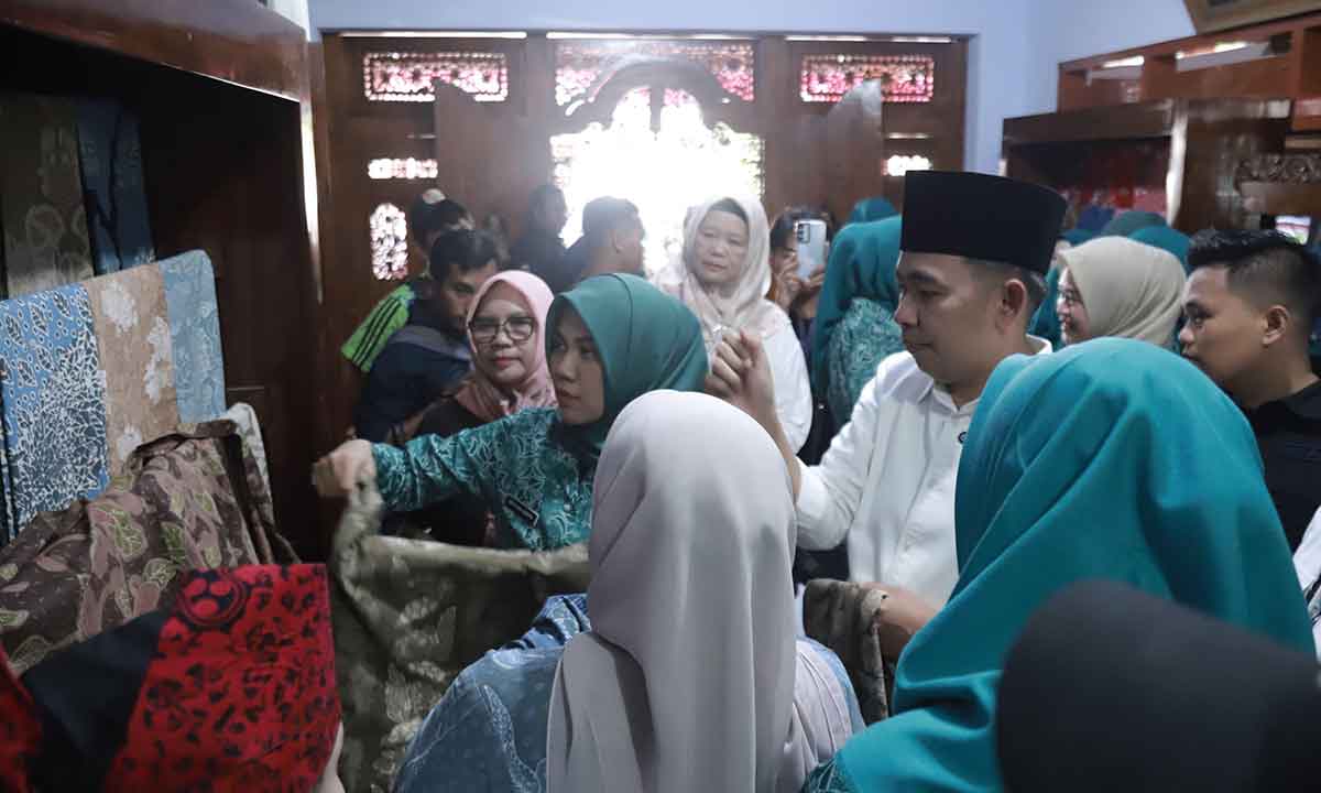 Bupati Jember Mulai Program Bunga Desaku dengan Tinjau Layanan Puskesmas Ambulu