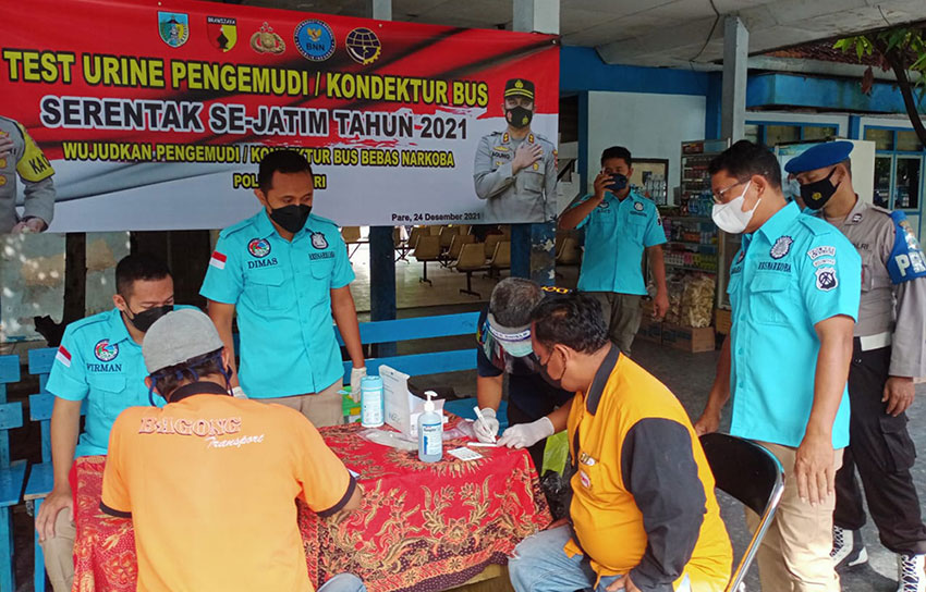 Ciptakan Kondisi Aman, Polres dan BNNK Kediri Sidak Terminal Pare