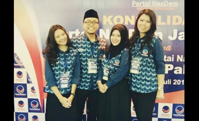 Heksa Pratika (paling kanan), Ketua Kader Penggerak Perubahan NasDem Jatim. Foto: DIDI R/BANGSAONLINE
