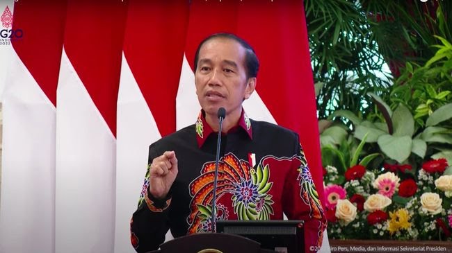 Presiden Jokowi, saat memberi pesan kepada ratusan pejabat Polri di Istana Negara, Jumat (13/10/2022)