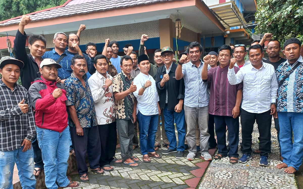 Ngopi Bareng Masyarakat Pinggir Hutan, Gus Barra Serap Aspirasi