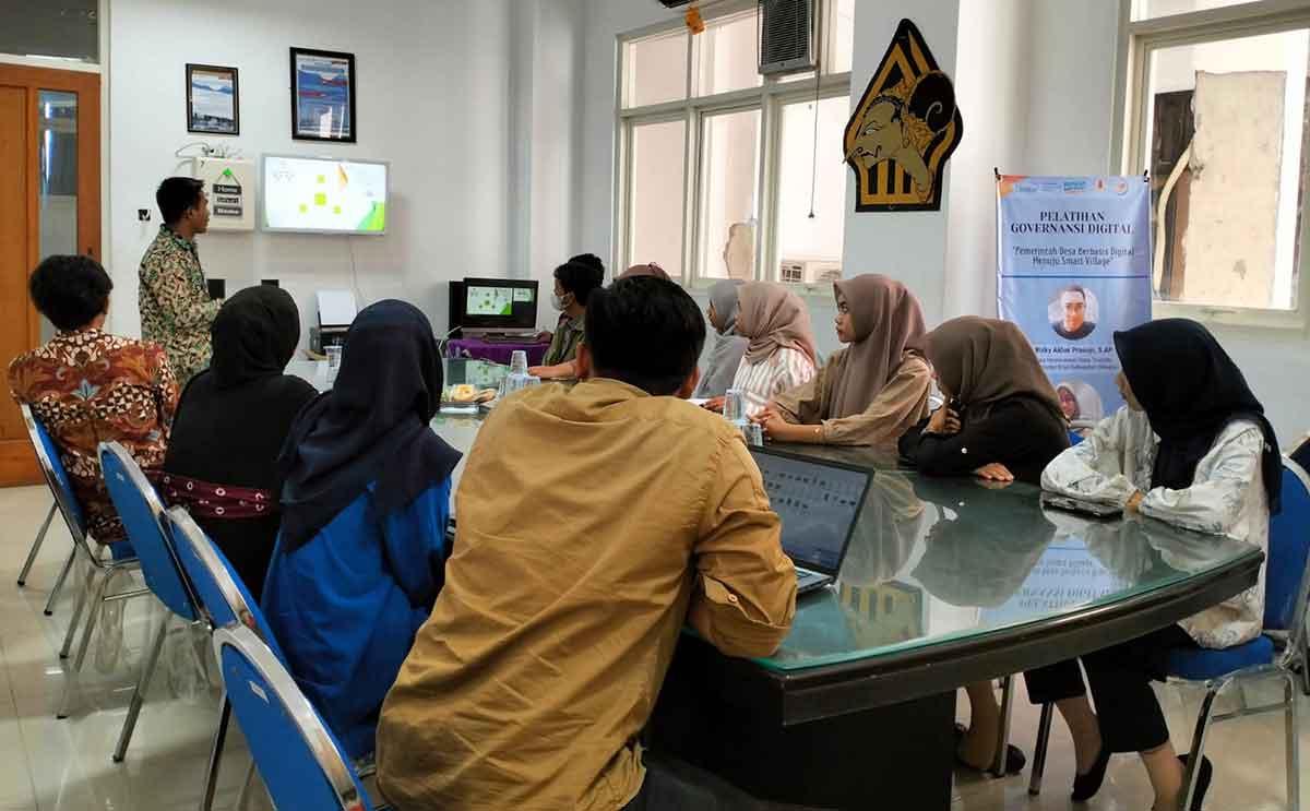 Laboratorium Kebijakan Publik dan Manajemen Pelayanan Publik Prodi Administrasi Publik Universitas Muhammadiyah Sidoarjo saat FGD.