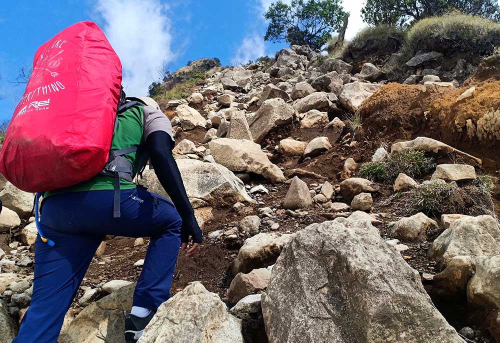 Baru Pertama Mendaki Gunung? Siapkan 5 Hal ini Sebelum Berangkat