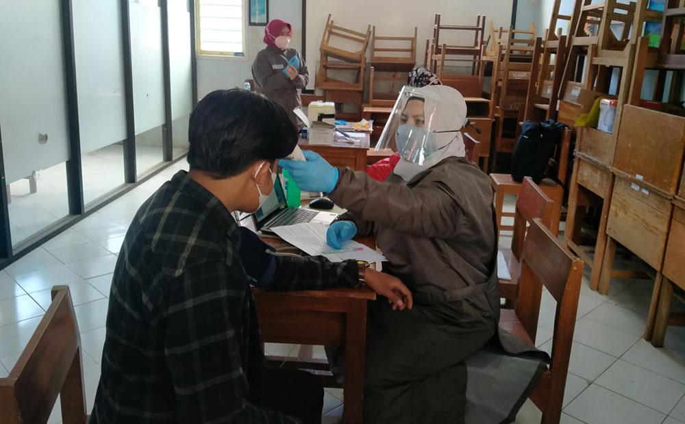 Pelaksanaan vaksinasi anak sekolah dipusatkan di SMKN 3 Kota Batu.
