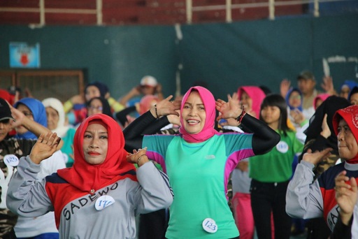Instruktur senam mengikuti pelatihan senam Gemu Famire II yang digelar Formi Sidoarjo. foto ist