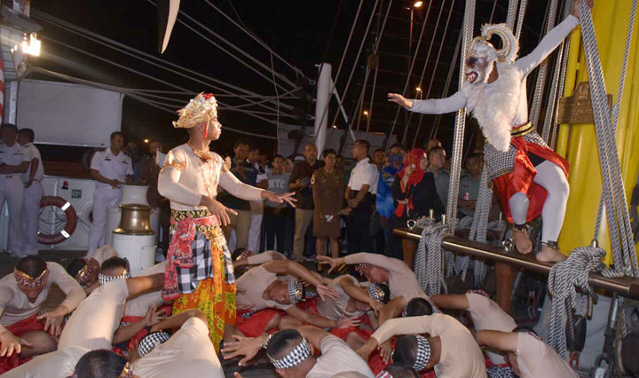 Drama tari Rama Shinta yang dibawakan oleh awak KRI Bima Suci berkolaborasi dengan Taruna dan Taruni AAL tingkat III Angkatan ke-66.