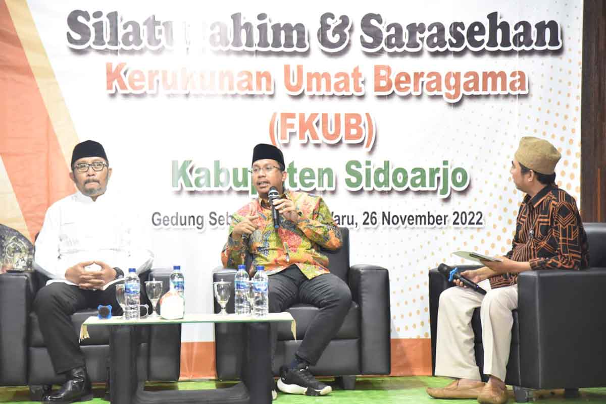Bupati Sidoarjo Ahmad Muhdlor saat menjadi narasumber dalam sarasehan FKUB Sidoarjo, Sabtu (26/11/2022) malam.