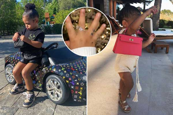 Anak kecil, barangnya hanya dipakai berapa tahun saja. Itu bekasnya saja,  pasti mahal. foto: (Image: Instagram/kyliejenner, kyliesnapchat)