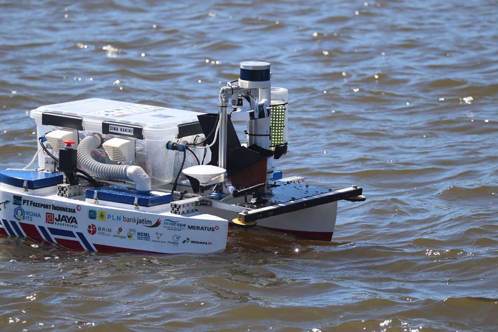 Kapal Nala Ares dari Tim Barunastra ITS saat berlaga dan mampu meraih gelar juara di ajang International Roboboat Competition (IRC) 2025, Florida, Amerika Serikat. (Ist)