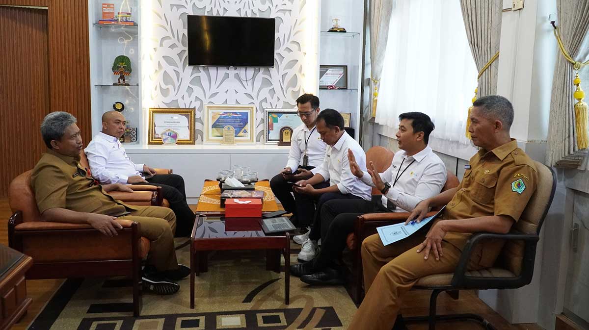 Gandeng Pemkab Pamekasan, PLN UP3 Madura Hadirkan SPKLU