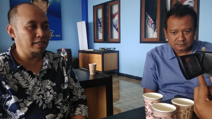 Ketua DPC PD Lamongan, Deby Kurniawan bersama Hans Albert Putra, Kepala Divisi Infrastruktur DPP Partai Demokrat.