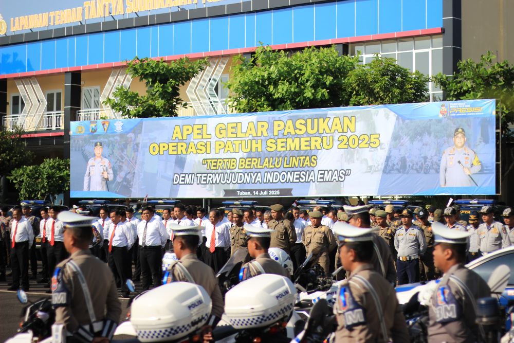 Polres tuban saat melaksanakan apel gelar pasukan ops semeru 2025.