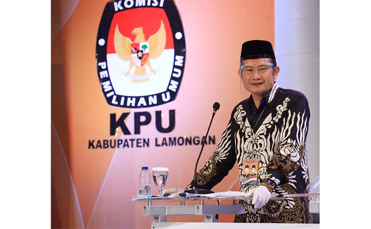 Cabup Yuhronur Efendi saat tampil di debat publik kedua.