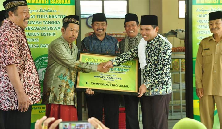 Bupati Lumajang saat menghadiri acara halal bihalal di Ponpres Miftahul Ulum Pulosari.