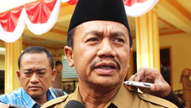 Bupati Jombang, Nyono Suharli.