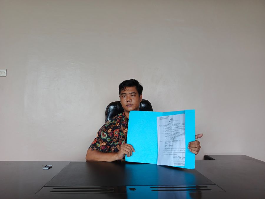  Erick Eko Priyombodo saat menunjukkan SP3