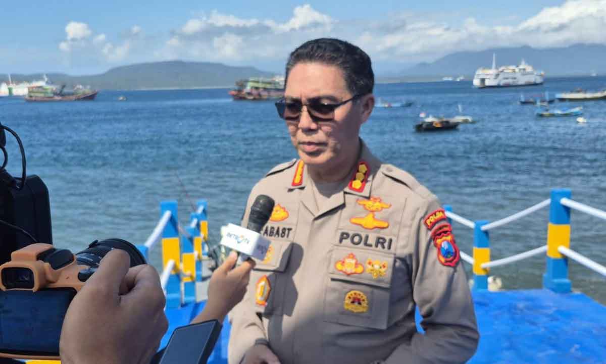 Kabid Humas Polda Jatim di Pelabuhan Ketapang Banyuwangi.
