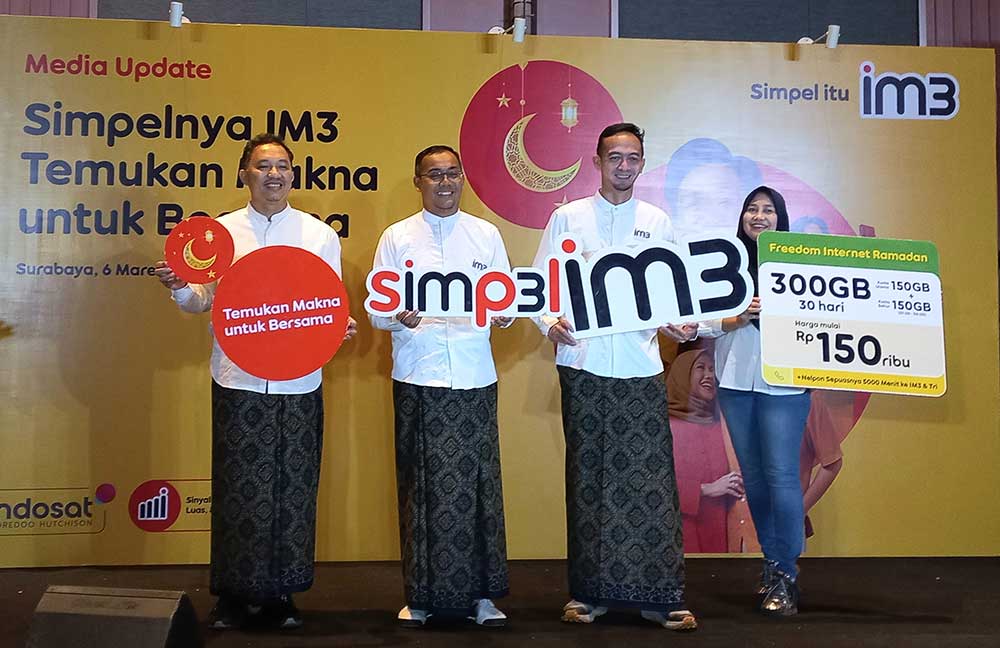 Kegiatan media update IM3 di Surabaya.