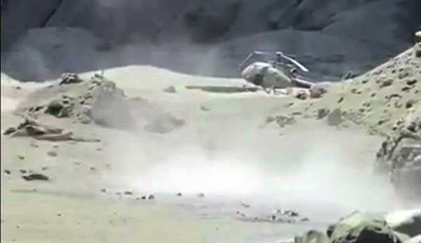 Helikopter pun ancur. foto: theguardian