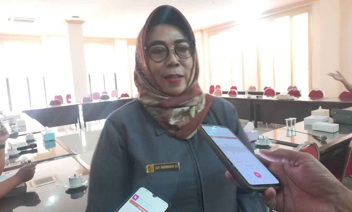 Ketua Komisi I DPRD Kabupaten Mojokerto, Any Mahnunah, saat memberi keterangan ke awak media.