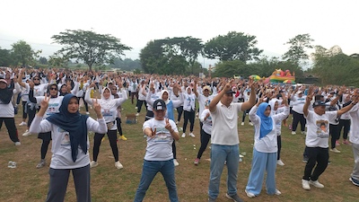 Optimisme Kemenangan Ribuan Peserta Warnai Senam Sehat Mubarok di Desa Gondang