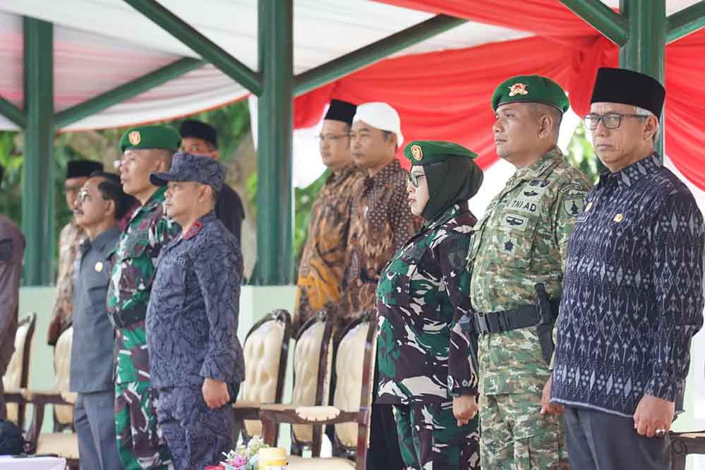 Wawali Kediri, Qowimuddin (kanan) saat menghadiri upacara pembukaan latihan KKRI Gelombang III tahun 2025 Kodam V Brawijaya. (Ist)