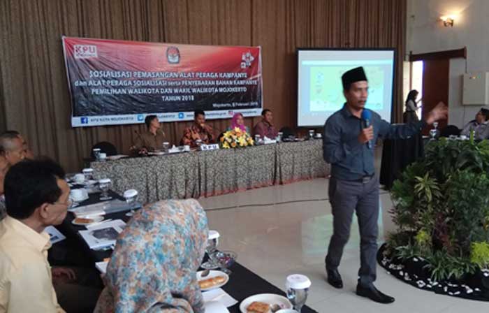 Sosialisasi penggunaan medsos dalam kampanye Pilwali Mojokerto. foto: Yudi EP/ BANGSAONLINE