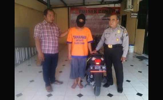 Tersangka yang ketagihan berjudi rela menggadaikan motor teman.
