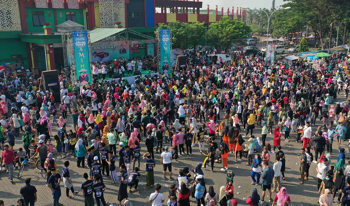 Jalan sehat AMIN di Bangkalan.