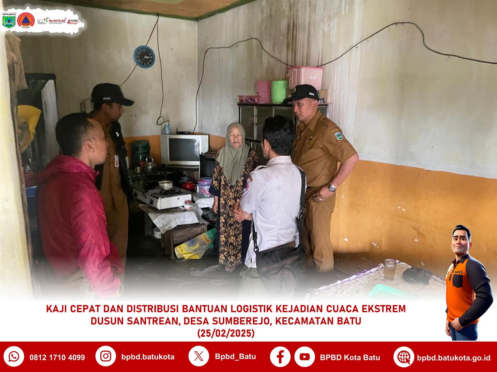 Perangkat Desa Sumberejo melakukan peninjauan lokasi kejadian di rumah ibu Ngatini