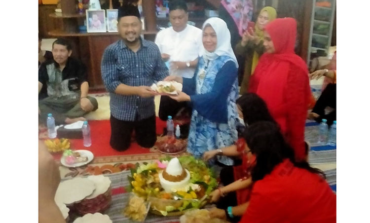 Gus Yani-Bu Min Menang Pilkada Gresik 2020, Keluarga Besar Bambang Ger Gelar Tasyakuran